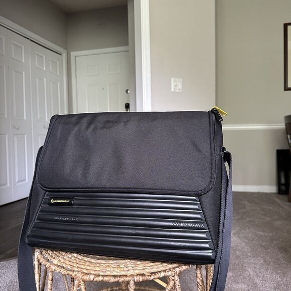 Mandarina Duck Laptop Bag Portfolio Briefcase Messenger In Black EXCELLENT! - Picture 1 of 14